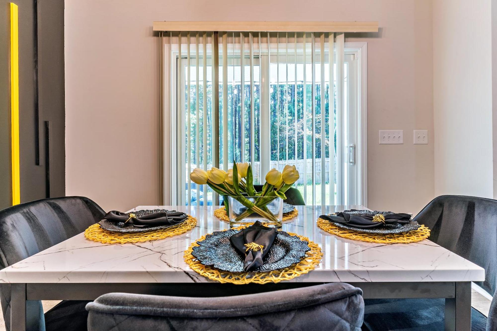 Raleigh Luxe Family Retreat- 15 Min To Downtown, Kids Gear, Fast Wifi For Wfh, Ev & Pet Friendly Villa Kültér fotó